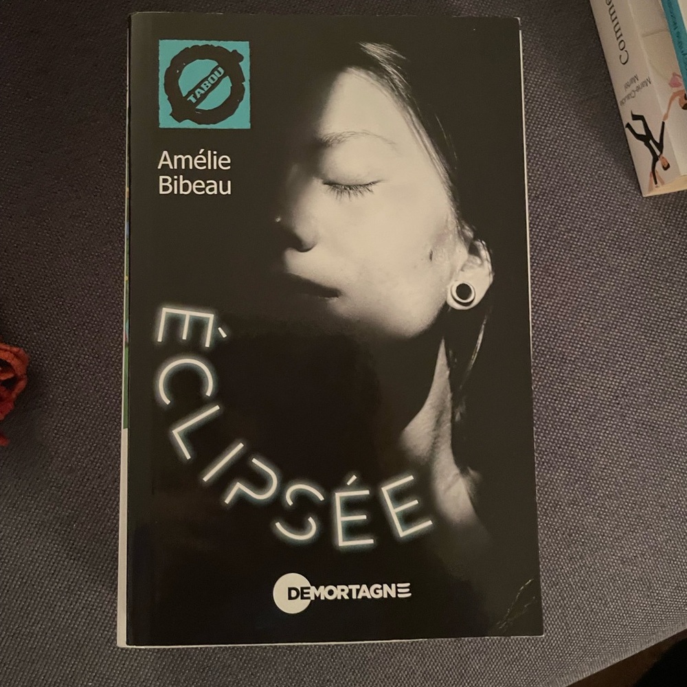 Éclipsée by Amélie Bibeau Book